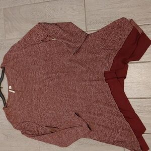 C. EST 1946 V-Neck 3/4 Sleeve Top Women's 22/24 Wide Maroon Casual Feminine